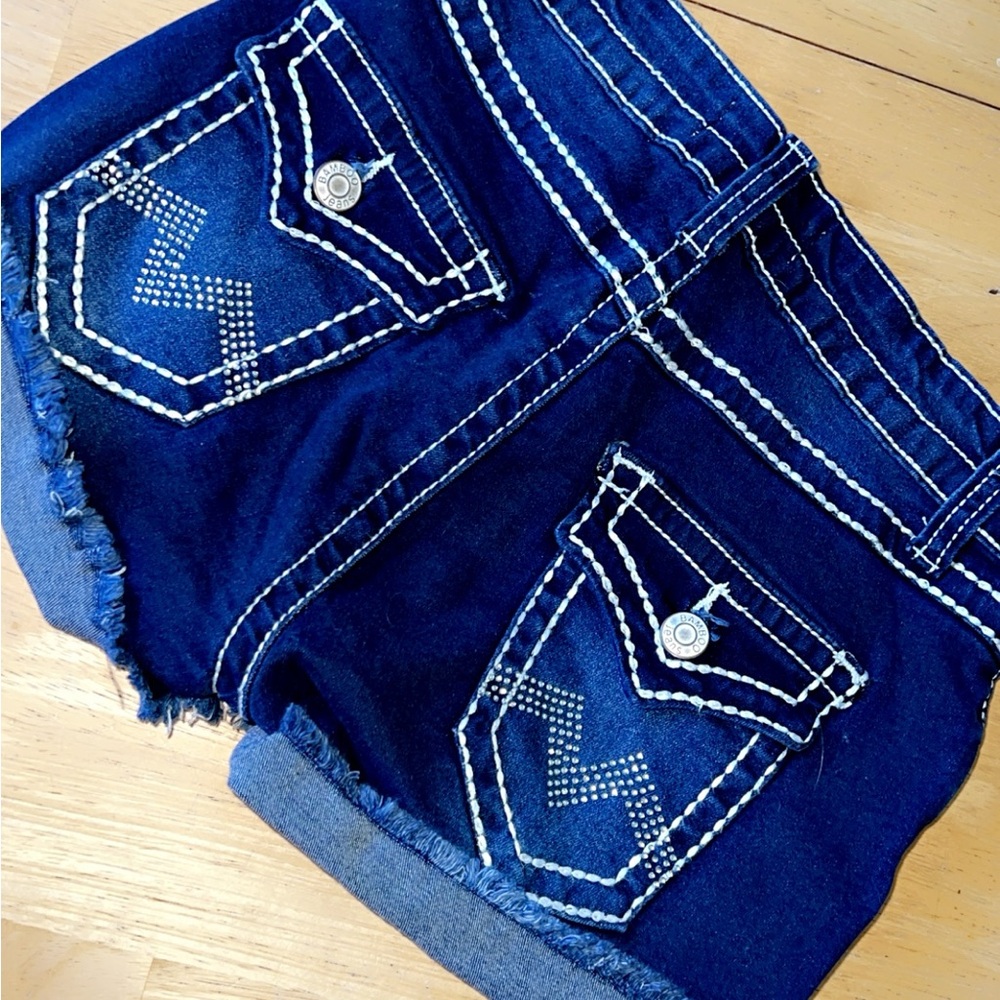 Shorts - Picture 2 of 2
